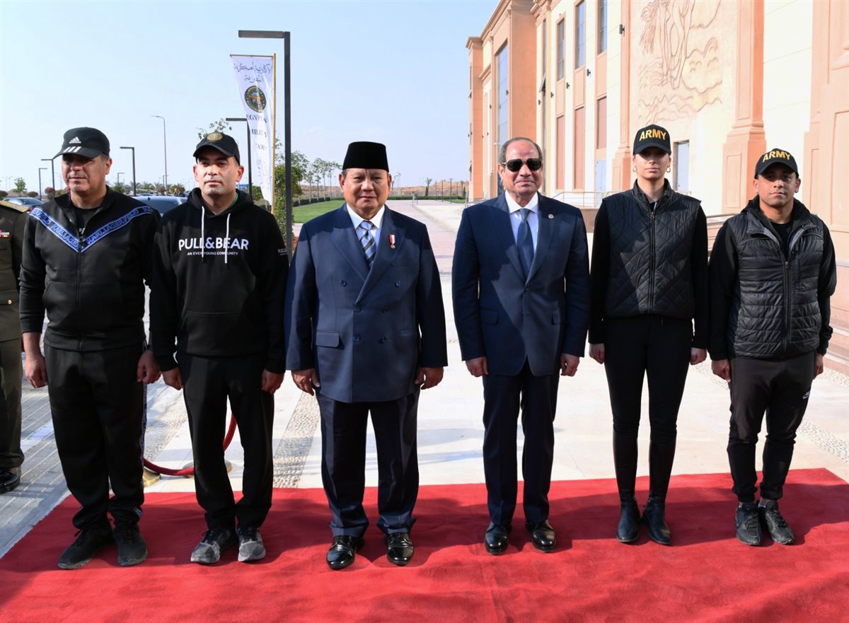 الرئيس السيسي يصطحب نظيره الإندونيسي لزيارة الأكاديمية العسكرية 