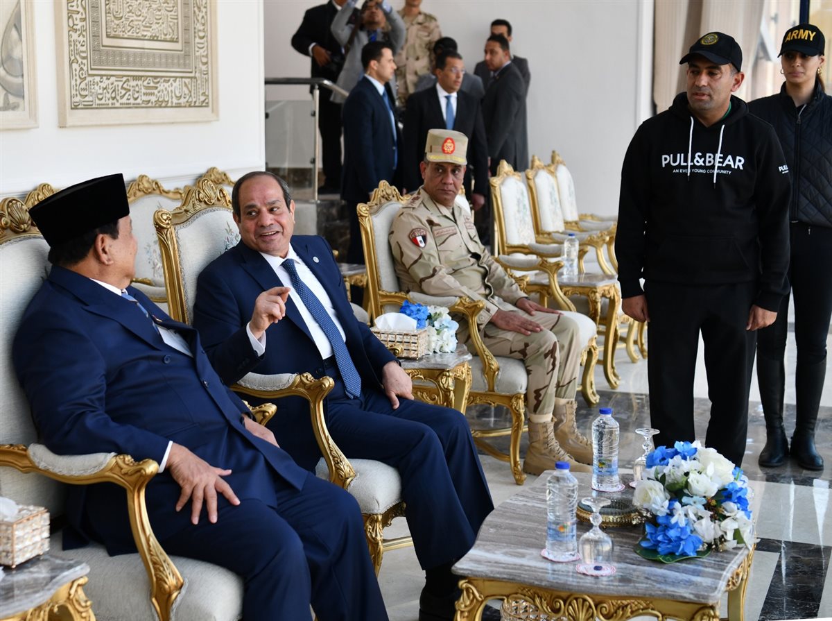 الرئيس السيسي يصطحب نظيره الإندونيسي لزيارة الأكاديمية العسكرية 