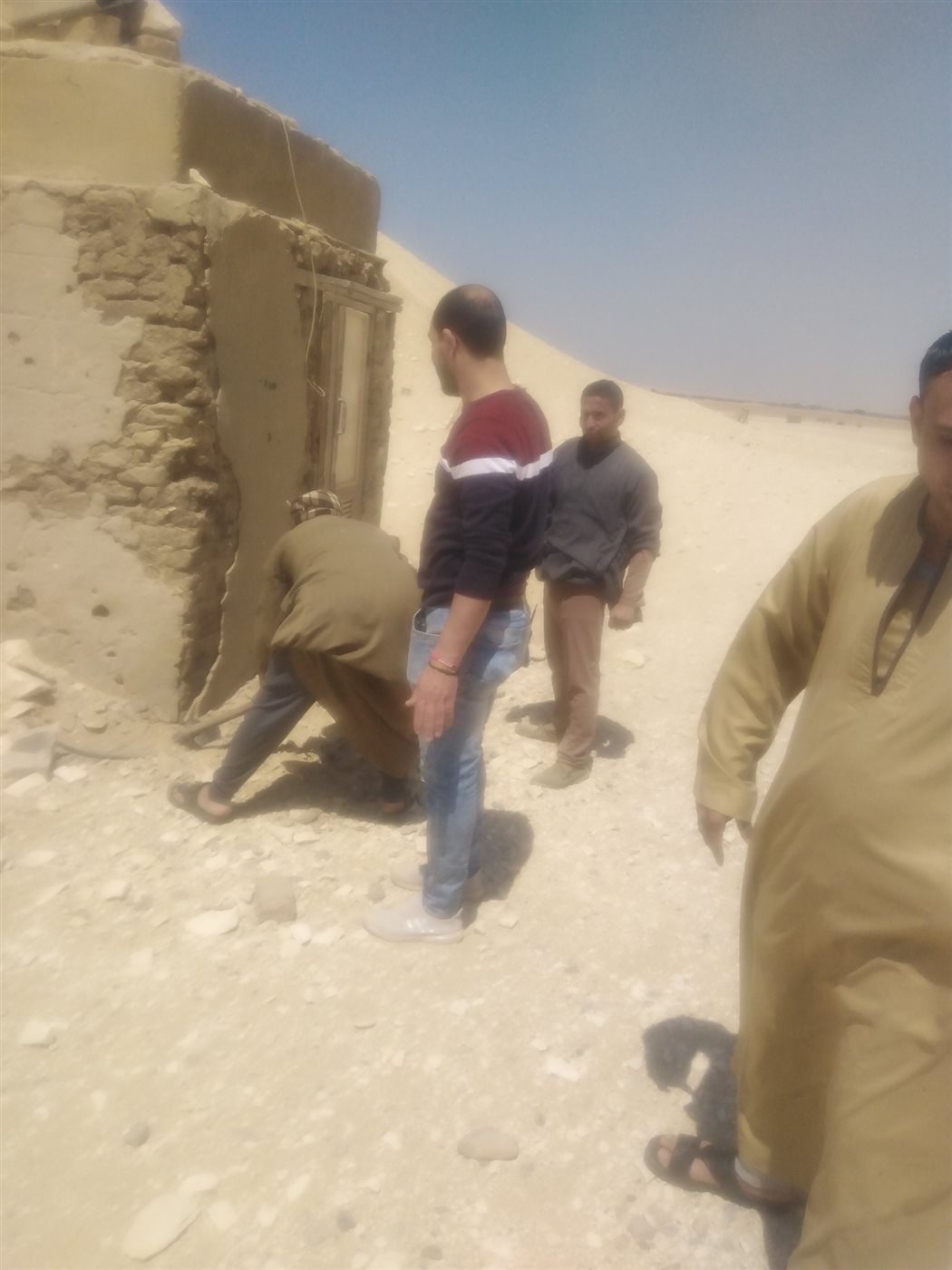 آثار ميدوم تشن حملة لنظافة منطقة هرم الملك سنفرو