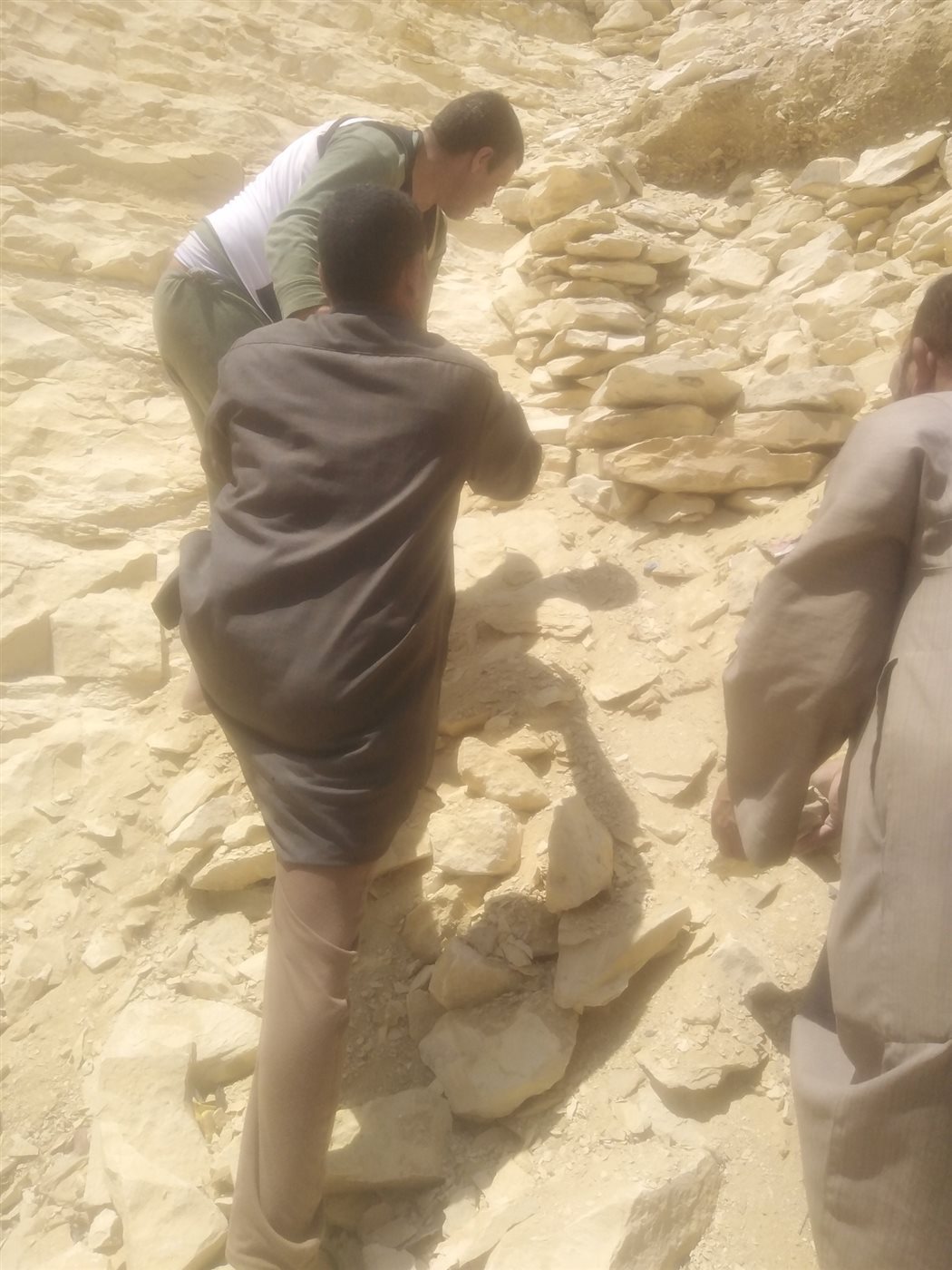 آثار ميدوم تشن حملة لنظافة منطقة هرم الملك سنفرو