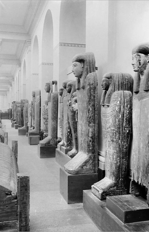 التوابيت الأثرية بالمتحف المصري