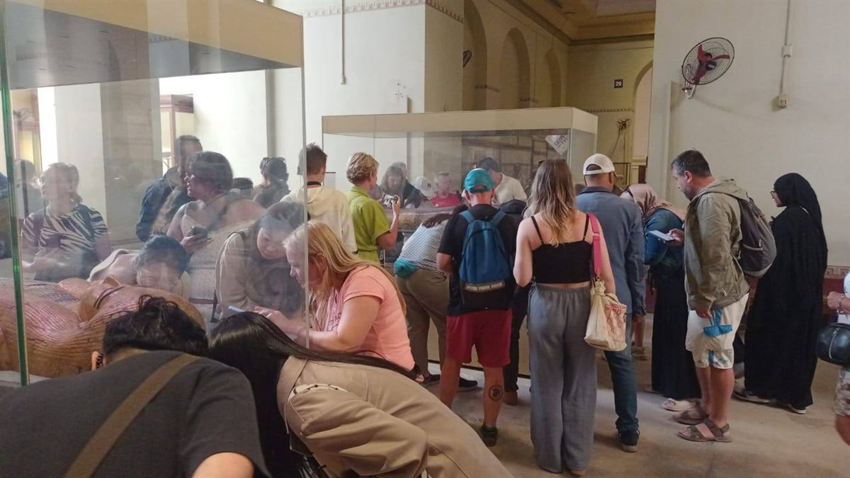 إقبال كبير من السائحين على زيارة المتحف المصري بالتحرير