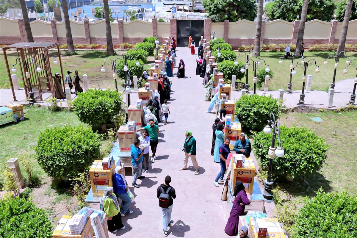 توزيع أجهزة عرائس بسوهاج