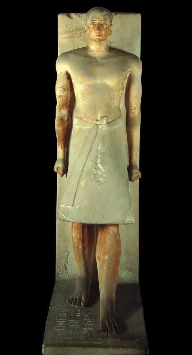 تمثال لـ الكاهن رع نفر