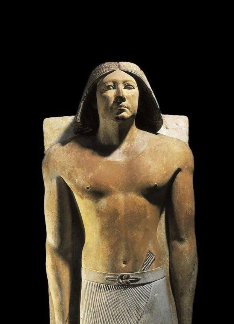 تمثال لـ الكاهن رع نفر