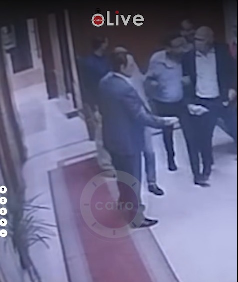 لحظة تعدي سكرتير محافظة سوهاج على النائب