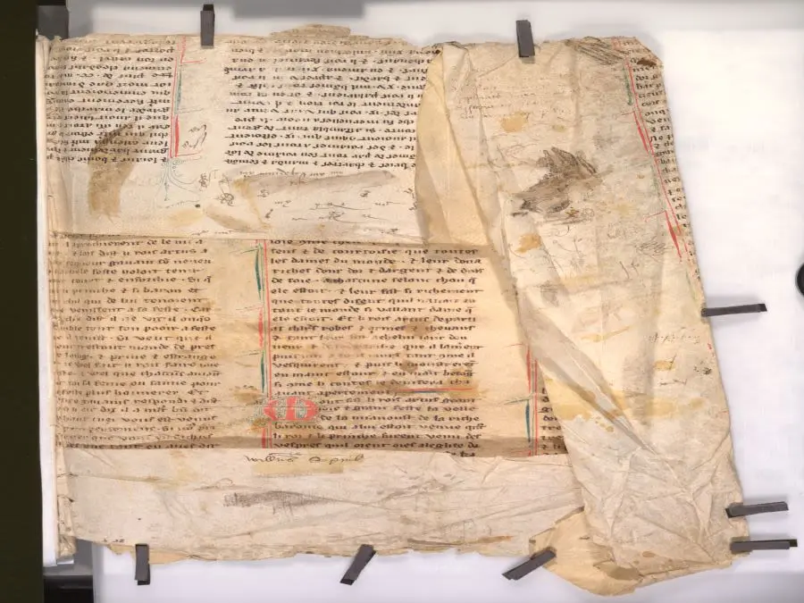 اكتشاف نادر لمخطوطة من العصور الوسطى تكشف تفاصيل جديدة عن الملك آرثر وميرلين