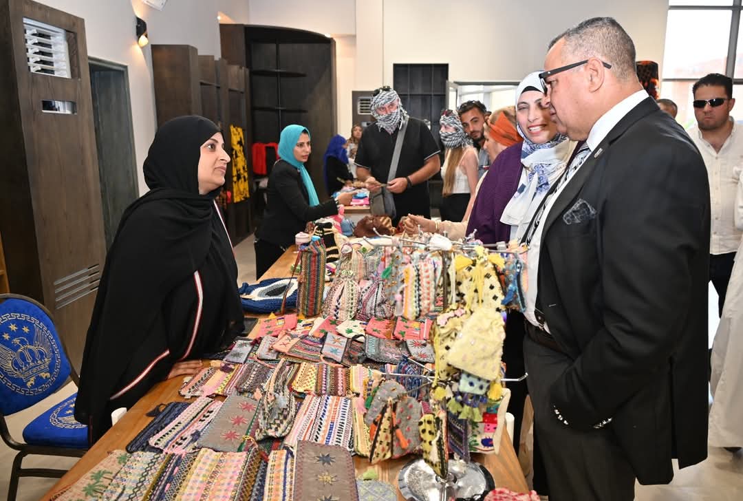 محافظ جنوب سيناء يتفقد قرية التراث البدوي