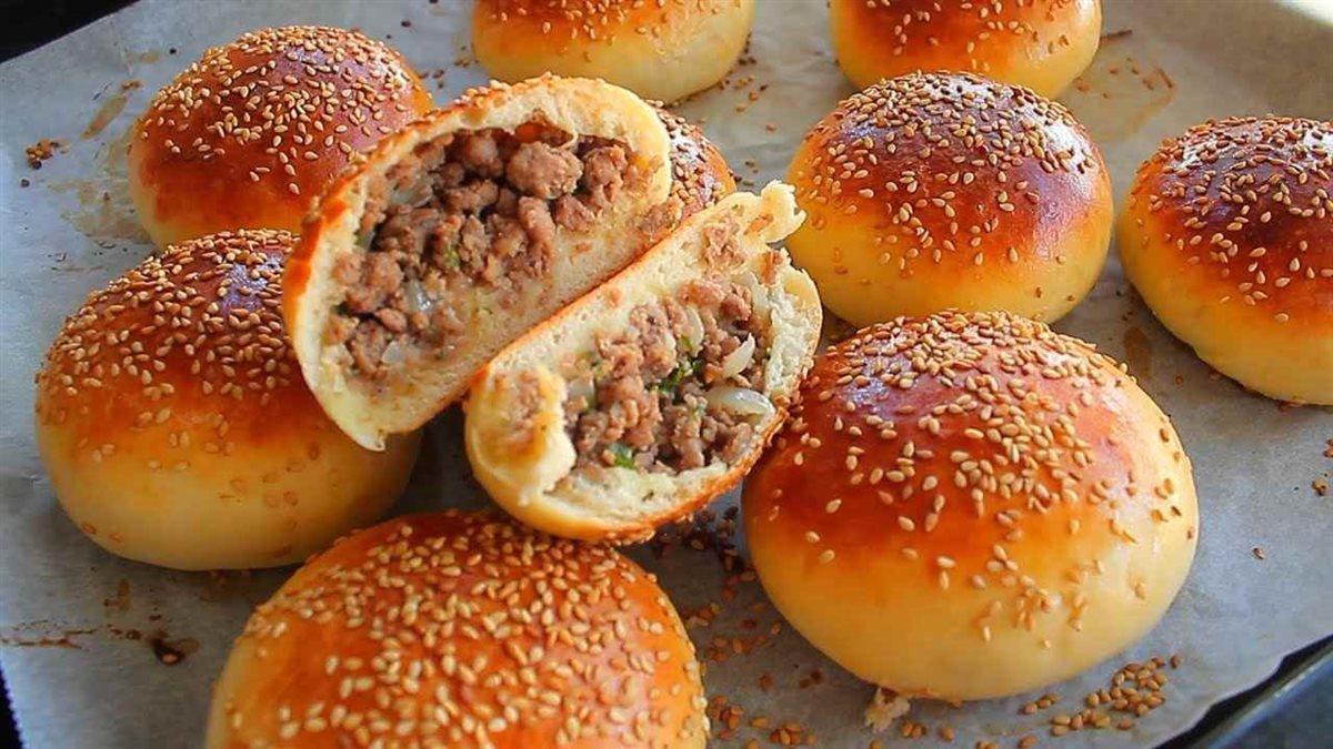 طريقة عمل فطائر اللحمة بمكونات بسيطة