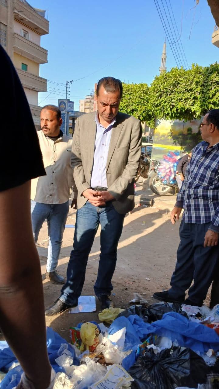 نفايات خطرة ملقاه بأحد شوارع المنوفية 