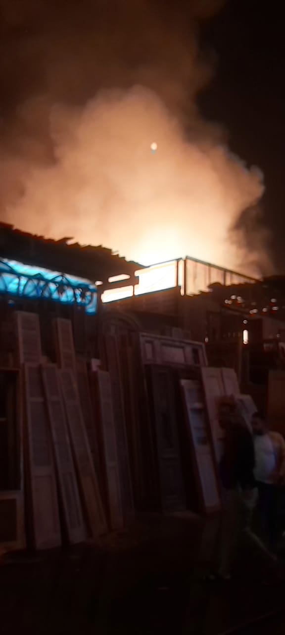  حريق مخازن أخشاب بالشرابية