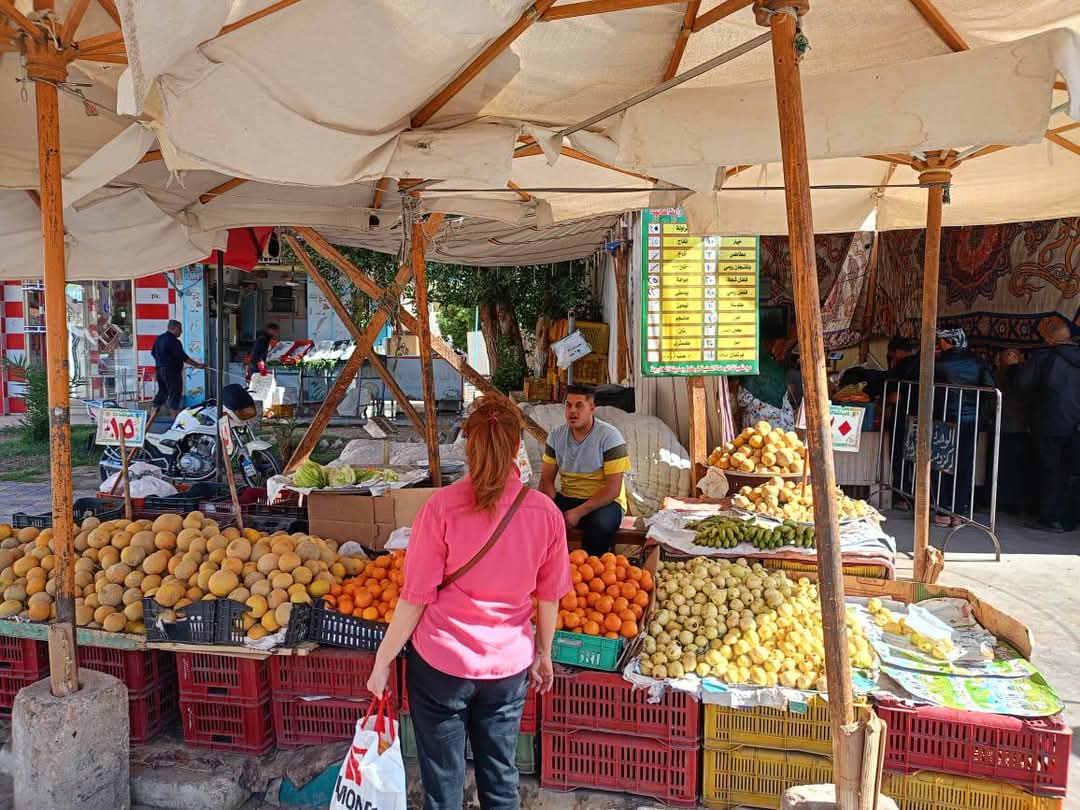 اقبال المواطنين علي منافذ البيع