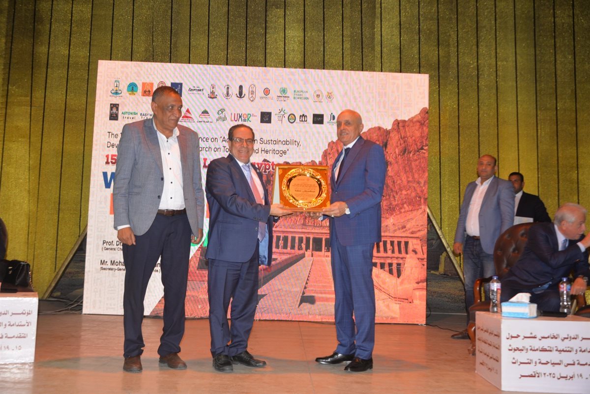 محافظ الأقصر وفعاليات المؤتمر