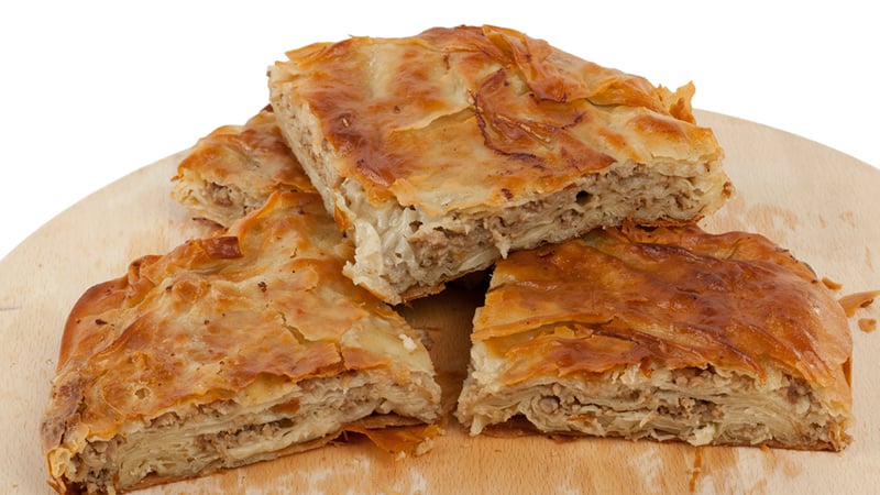 طريقة عمل الرقاق الناشف باللحمة المفرومة