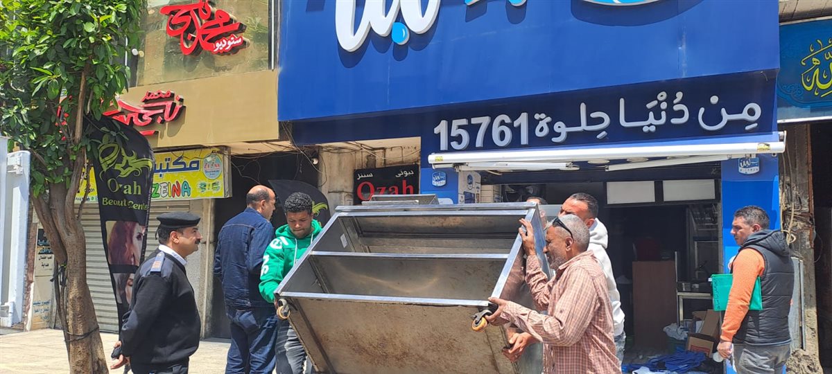 محافظ الجيزة يغلق 12 فرعًا لمحال بيع الحلويات ومنتجات الألبان تابعة لـ بلبن