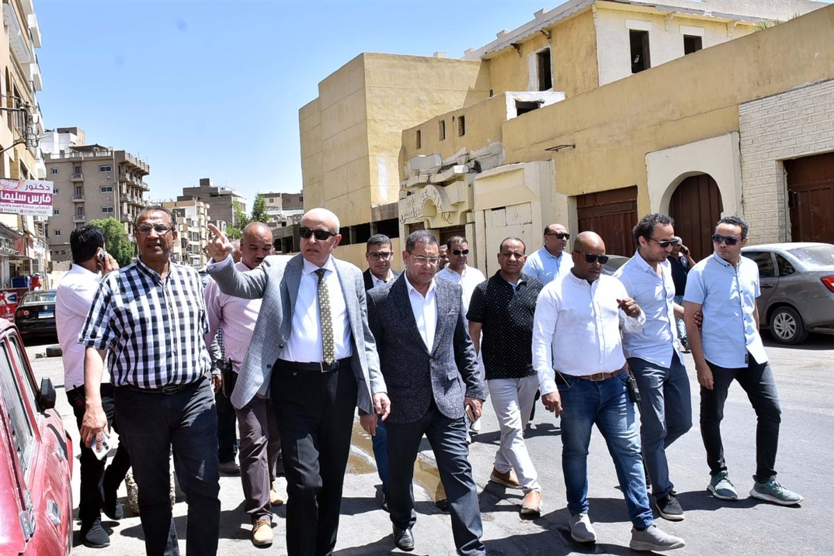 محافظ الأقصر يتفقد سوق مرحبا السياحي