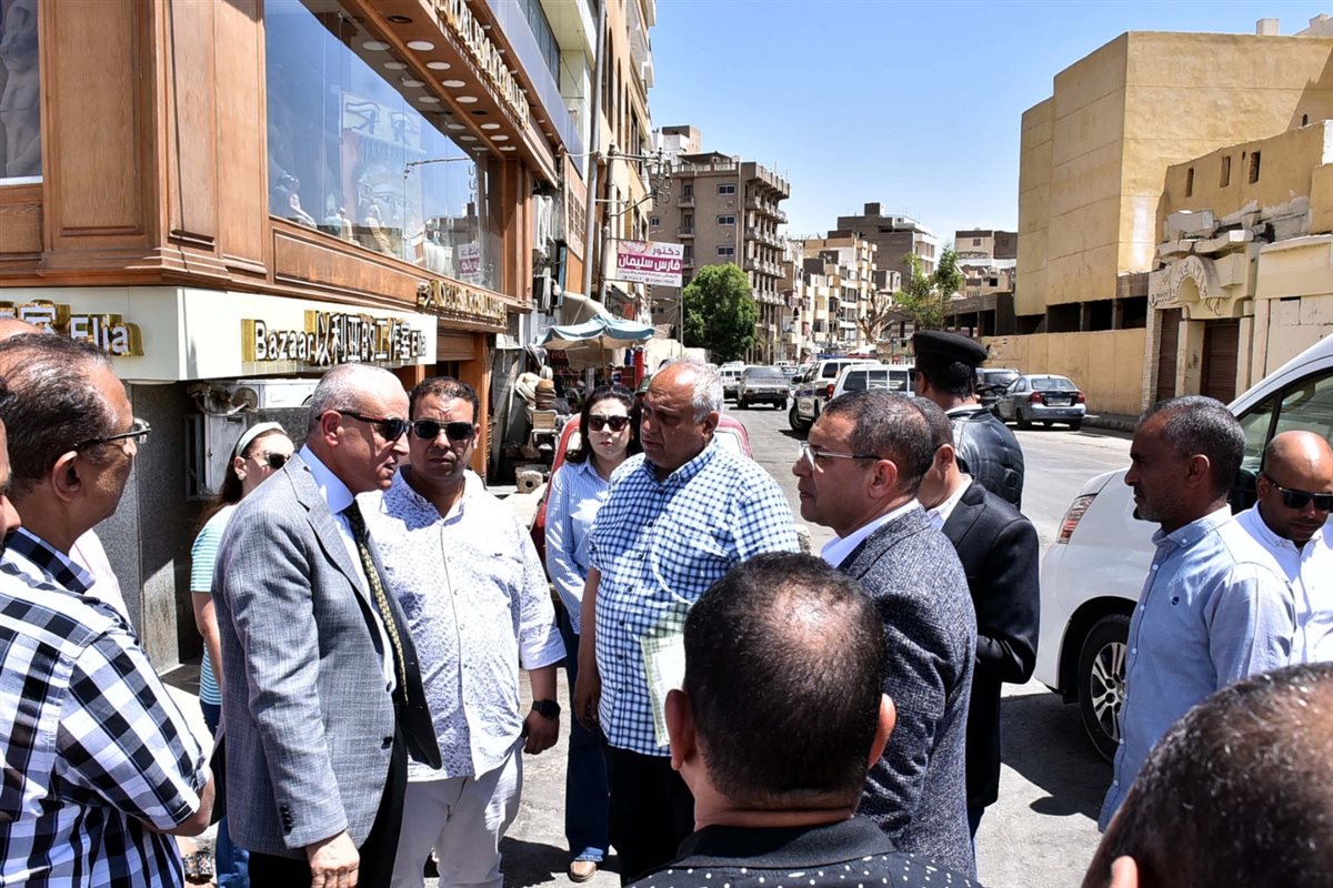 محافظ الأقصر يتفقد سوق مرحبا السياحي