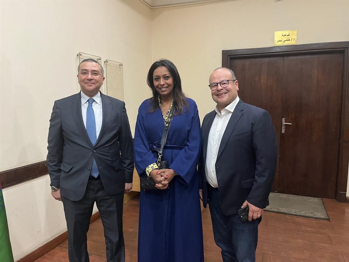 صور جماعية عقب مناقشة صالون إضاءات لتحديات الأمن القومي