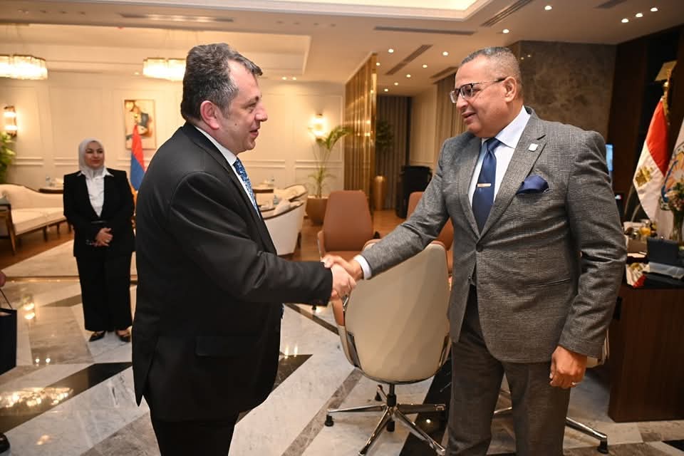محافظ جنوب سيناء يستقبل سفير أرمينيا بمكتبه بشرم الشيخ