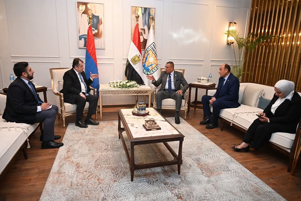 محافظ جنوب سيناء يستقبل سفير أرمينيا بمكتبه بشرم الشيخ