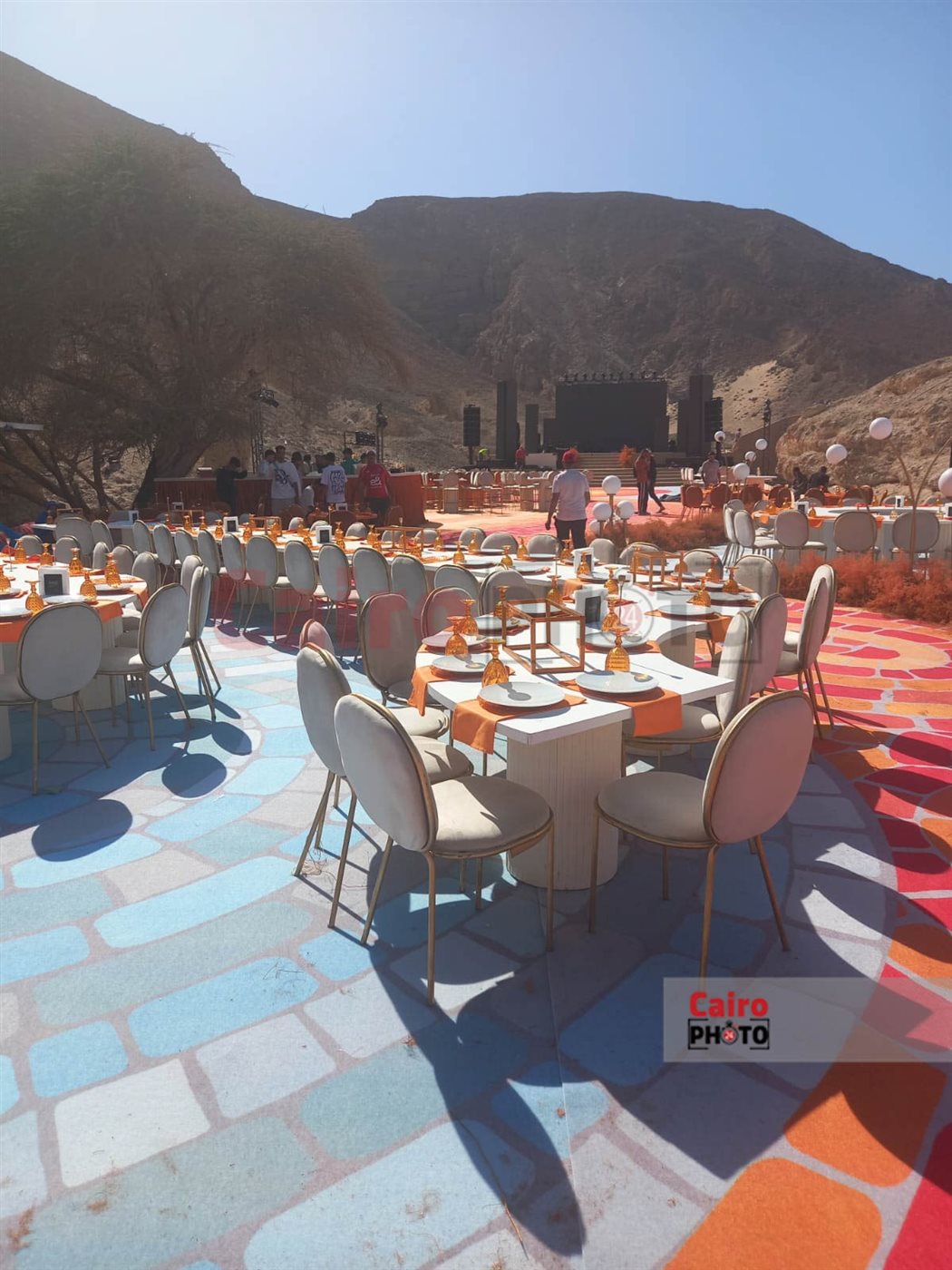 التجهيزات الأخيرة من حفل زفاف ابنة المستشار طاهر الخولي بالجونة