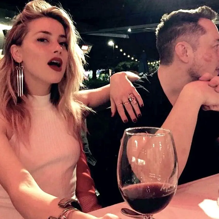 إيلون ماسك وآمبر هيرد