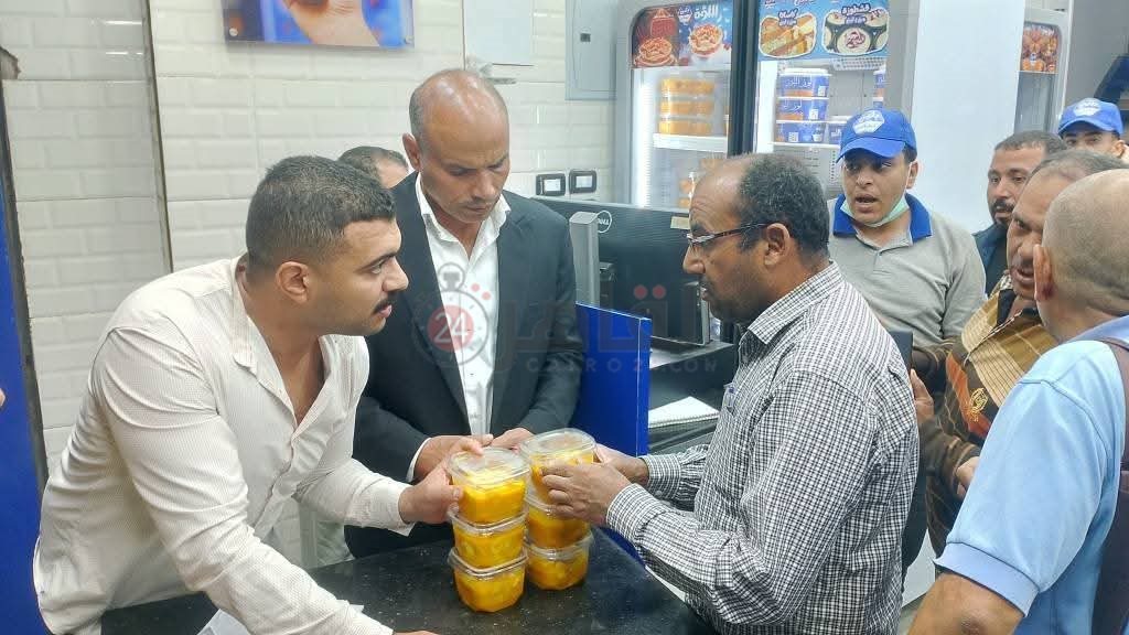غلق محالات بـ اللبن في المنيا 