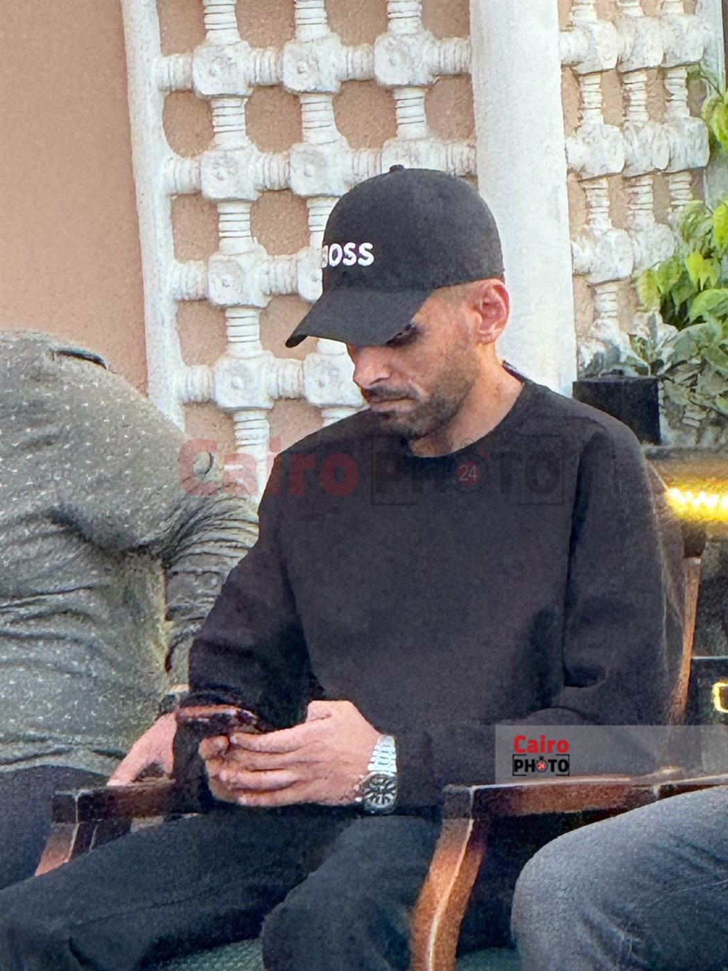  نجل سليمان عيد وحمدي الميرغني يستقبلان عزاء الراحل بمسجد الشرطة