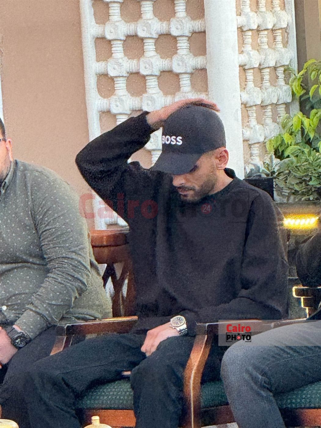  نجل سليمان عيد وحمدي الميرغني يستقبلان عزاء الراحل بمسجد الشرطة