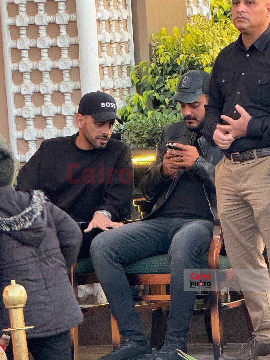  نجل سليمان عيد وحمدي الميرغني يستقبلان عزاء الراحل بمسجد الشرطة