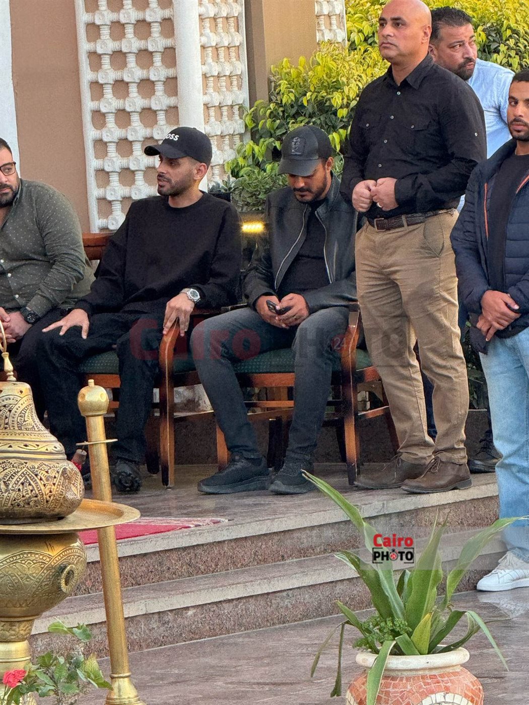  نجل سليمان عيد وحمدي الميرغني يستقبلان عزاء الراحل بمسجد الشرطة