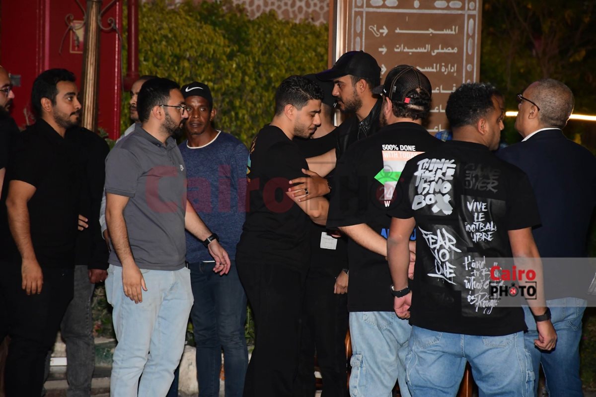 يسرا وأمير كرارة ومحمد سامي وشريف عرفه يقدمون واجب العزاء في الراحل سليمان عيد