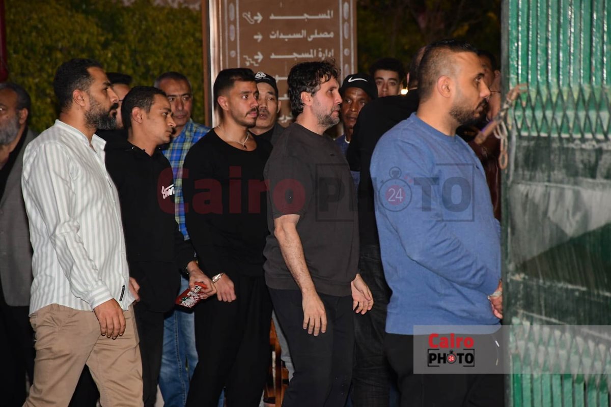 يسرا وأمير كرارة ومحمد سامي وشريف عرفه يقدمون واجب العزاء في الراحل سليمان عيد