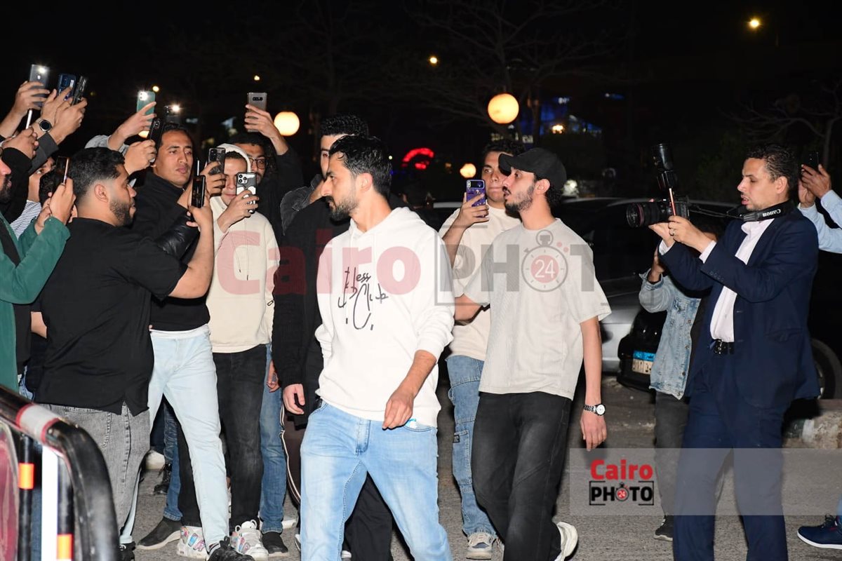 يسرا وأمير كرارة ومحمد سامي وشريف عرفه يقدمون واجب العزاء في الراحل سليمان عيد