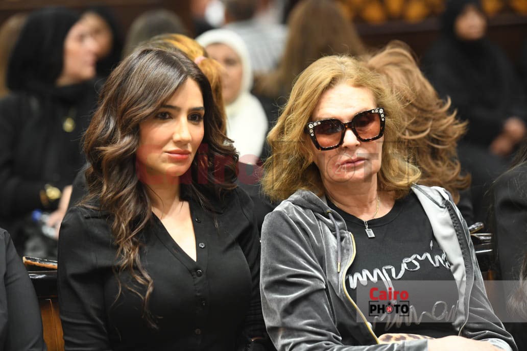 نجوم الفن في عزاء الفنان سليمان عيد