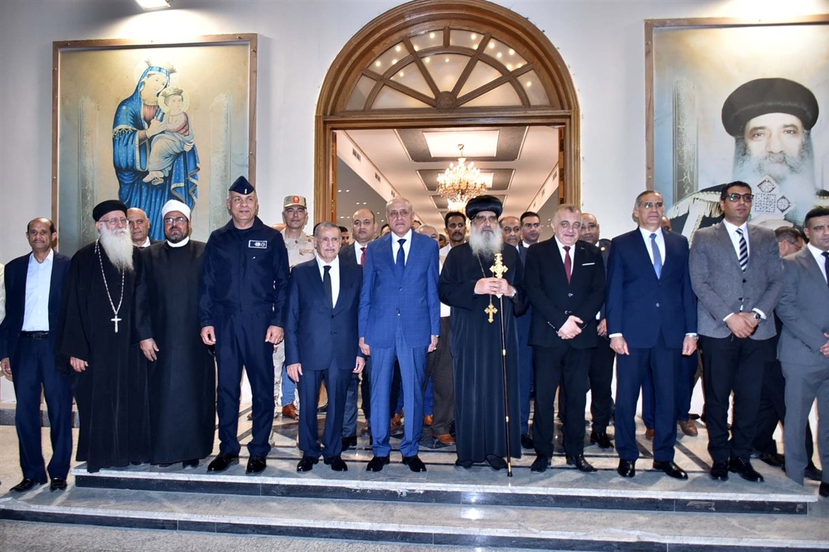 محافظ الأقصر وجولة في الكنائس للتهنئة بعيد الميلاد المجيد