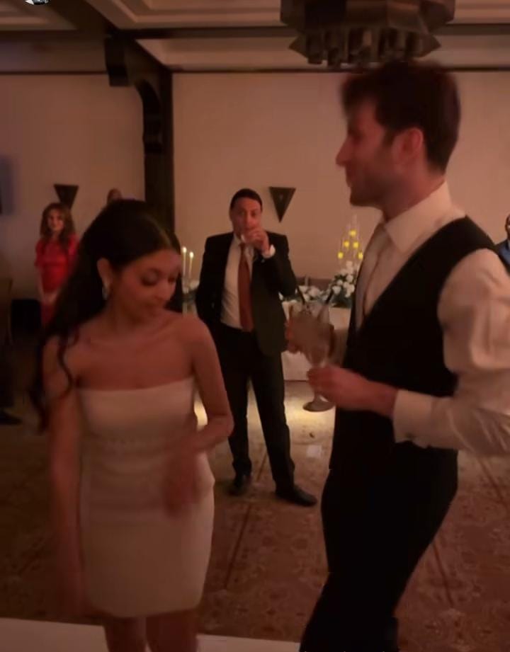 بالصور.. مي الغيطي تحتفل بزفافها على طبيب بريطاني بحضور الأهل والأصدقاء