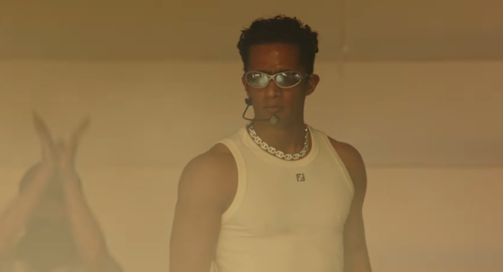 محمد رمضان يقلد السادات في حفله بـ أمريكا