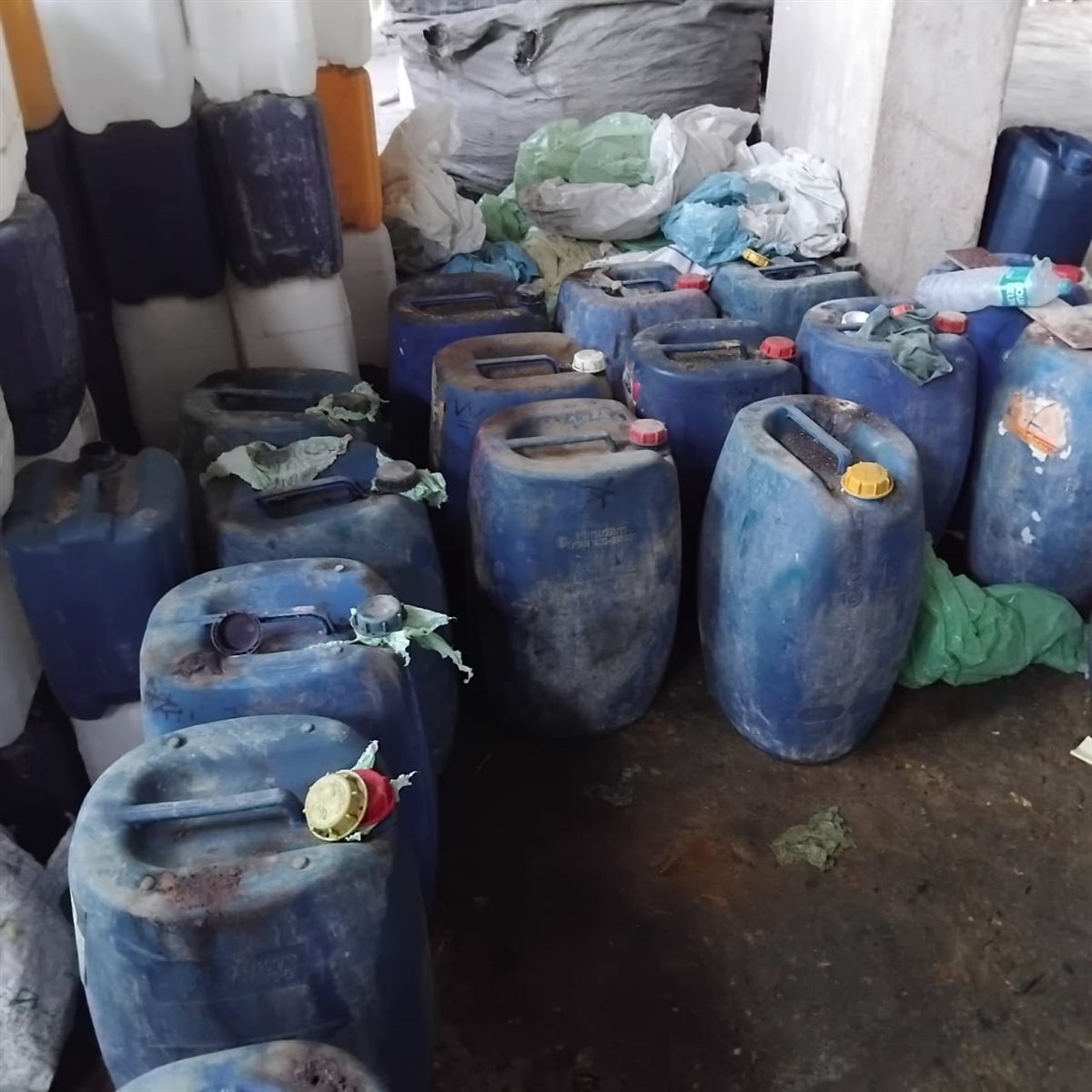 ضبط منشأة مخالفة لإنتاج المخصبات الزراعية بالمنوفية&nbsp;