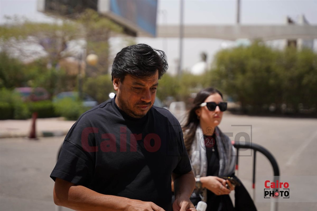 لقطات من جنازة الدكتور نبيل سالم زوج الإعلامية سناء منصور 