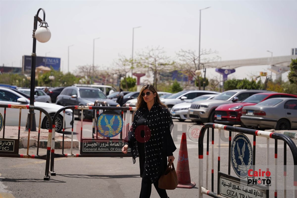 لقطات من جنازة الدكتور نبيل سالم زوج الإعلامية سناء منصور 