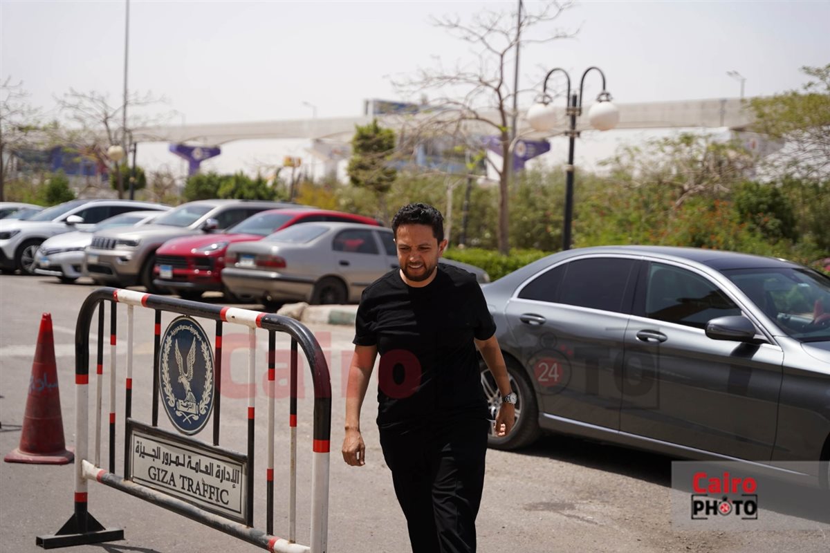 لقطات من جنازة الدكتور نبيل سالم زوج الإعلامية سناء منصور