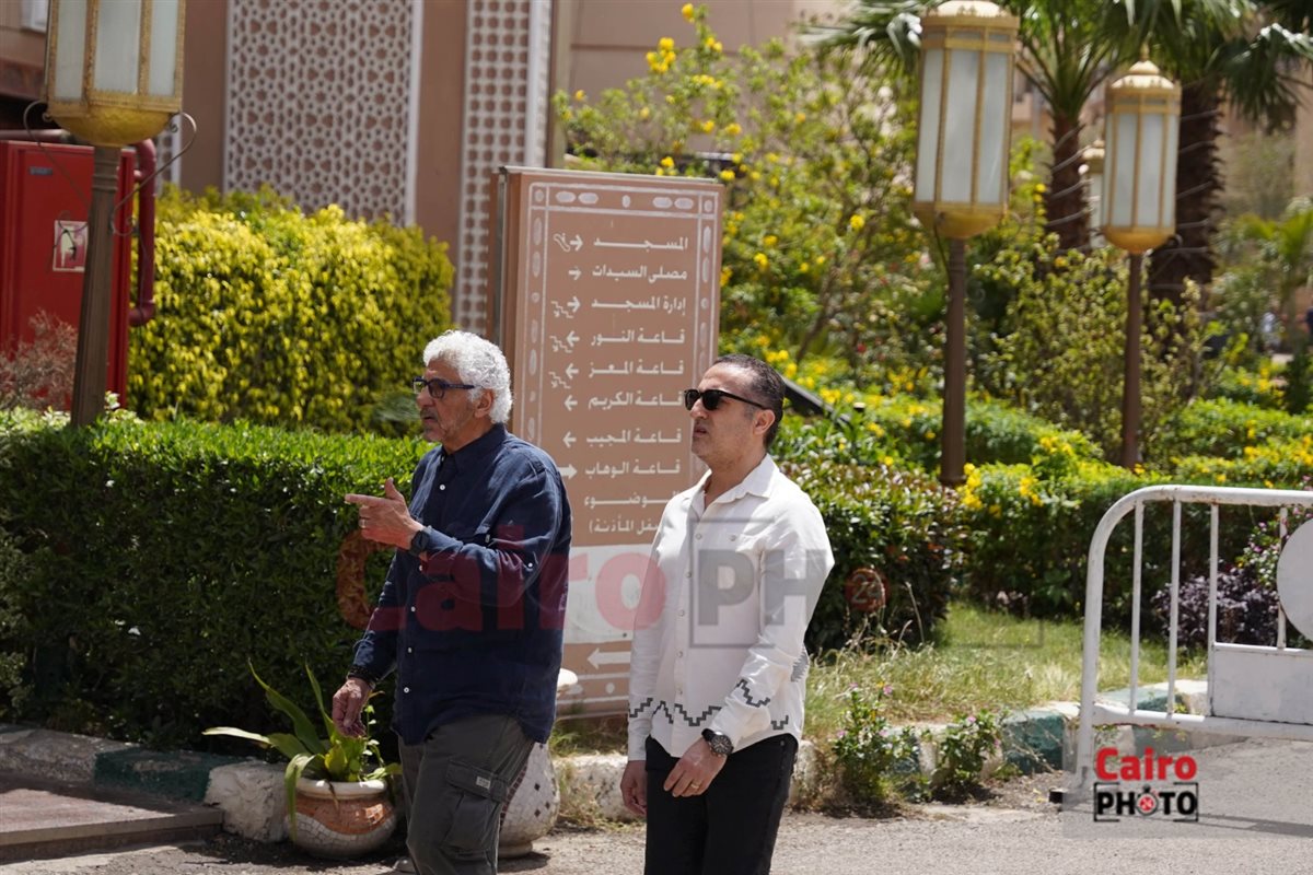 لقطات من جنازة الدكتور نبيل سالم زوج الإعلامية سناء منصور 