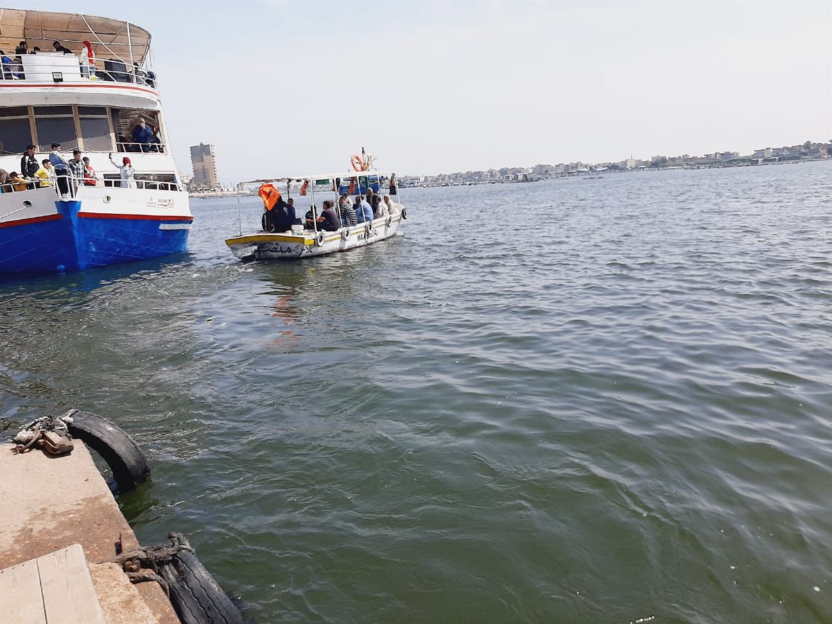 إقبال كبير من المواطنين على المتنزهات والشواطئ بالبحيرة