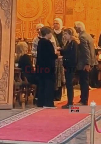 هالة سرحان ويسرا وإيناس الدغيدي يقدمن واجب العزاء في وفاة زوج الإعلامية سناء منصور|