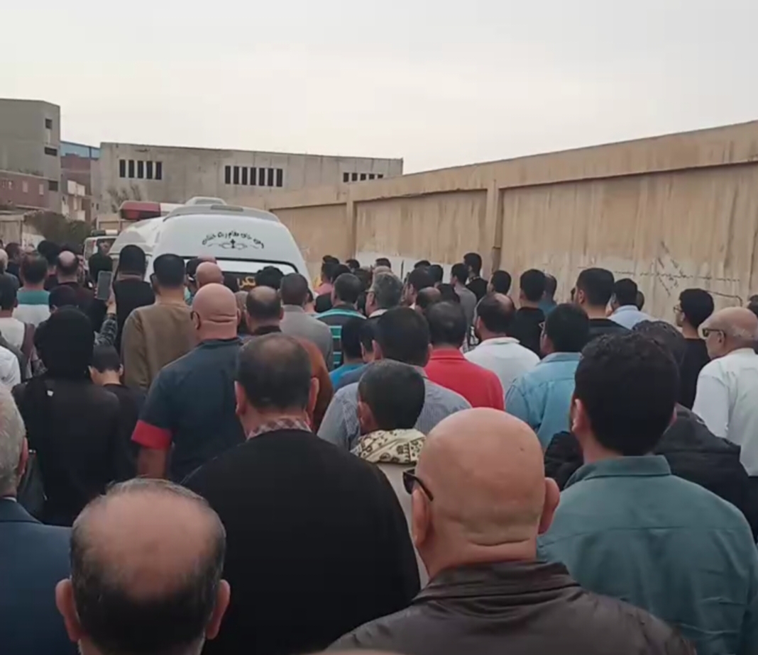 تشييع جثمان تلميذ توفي داخل مدرسته بدمنهور بعد توقف عضلة قلبه&nbsp;