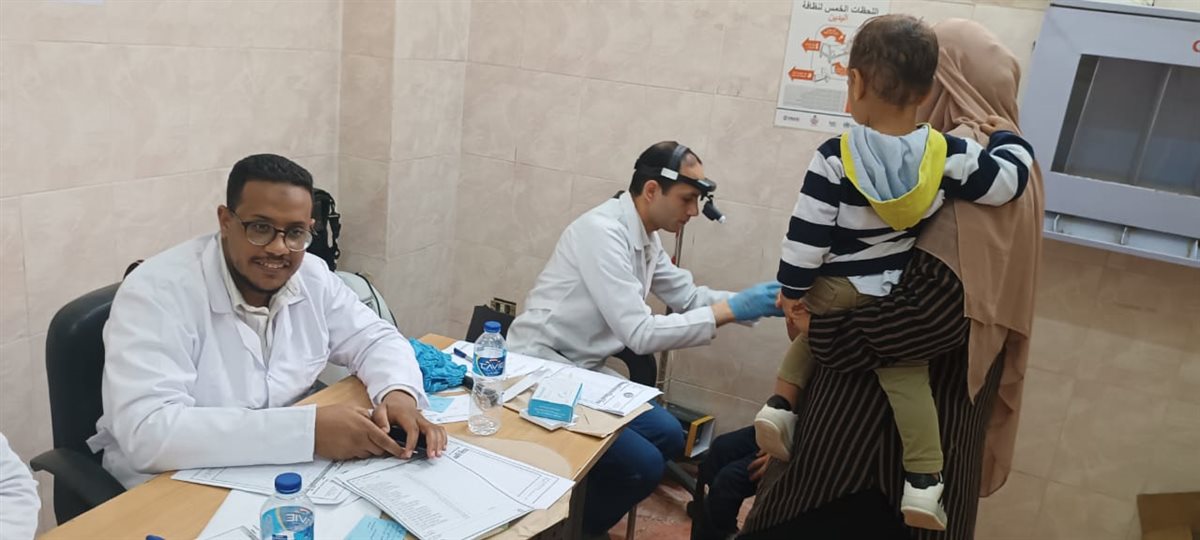 جامعة الأزهر توقِّع الكشف الطبي على 1063 حالة في قرى الجيزة