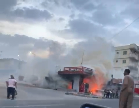 جانب من الحريق 