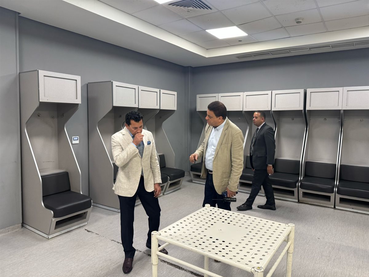 وزير الرياضة يتفقد ستاد القاهرة قبل مباراة الأهلي وصن داونز<br alt=