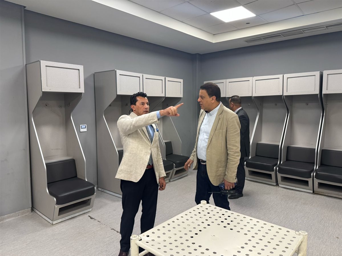 وزير الرياضة يتفقد ستاد القاهرة قبل مباراة الأهلي وصن داونز<br alt=